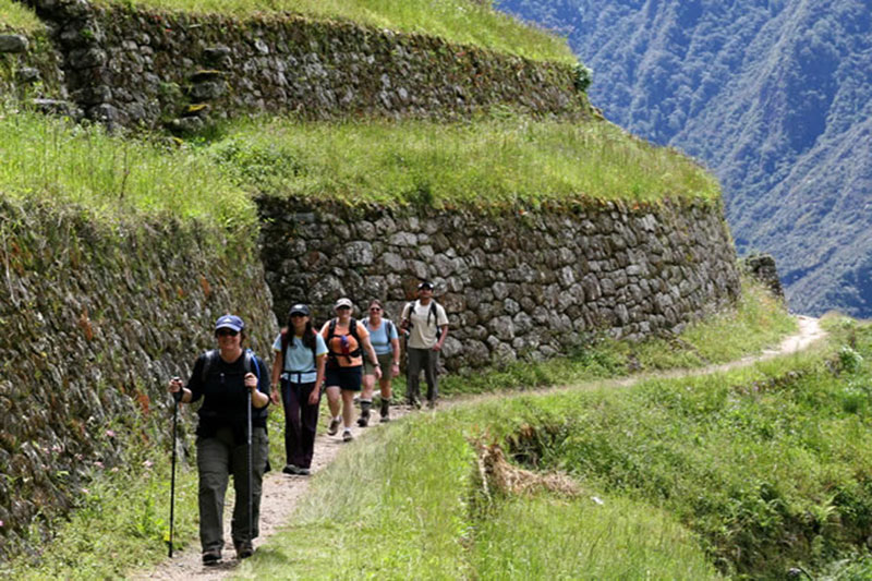 Tourists on the Inca Trail