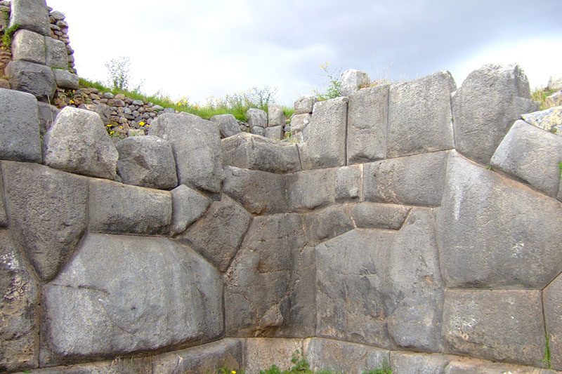 Stones perfectly joined Sacsayhuamán