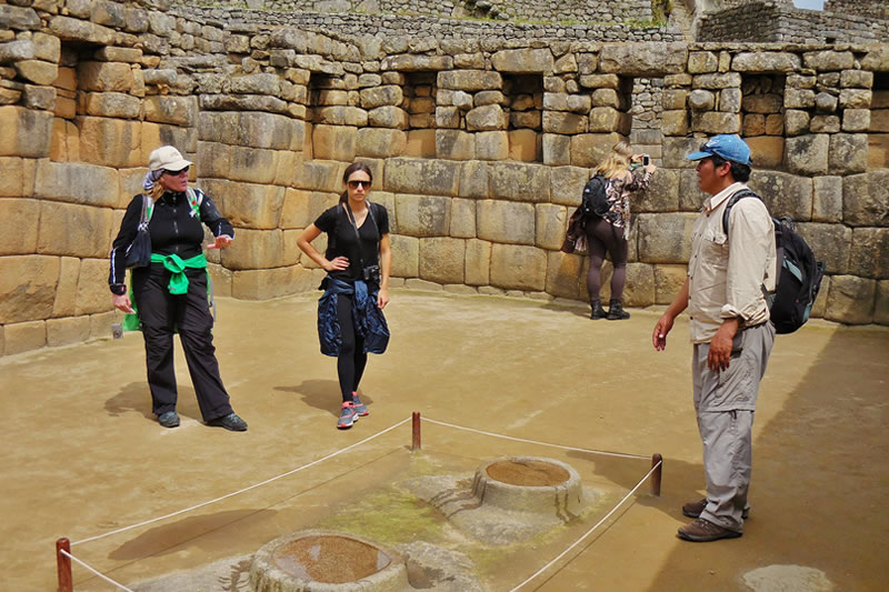 Guiado en el Sector de los Espejos – Machu Picchu