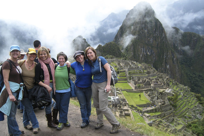 Visitando Machu Picchu con amigas