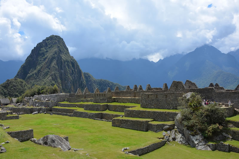 monolito en machu picchu