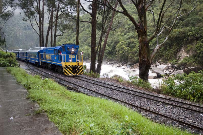 Tren hacia Machu Picchu