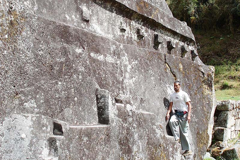 Botões de pedra entalhada