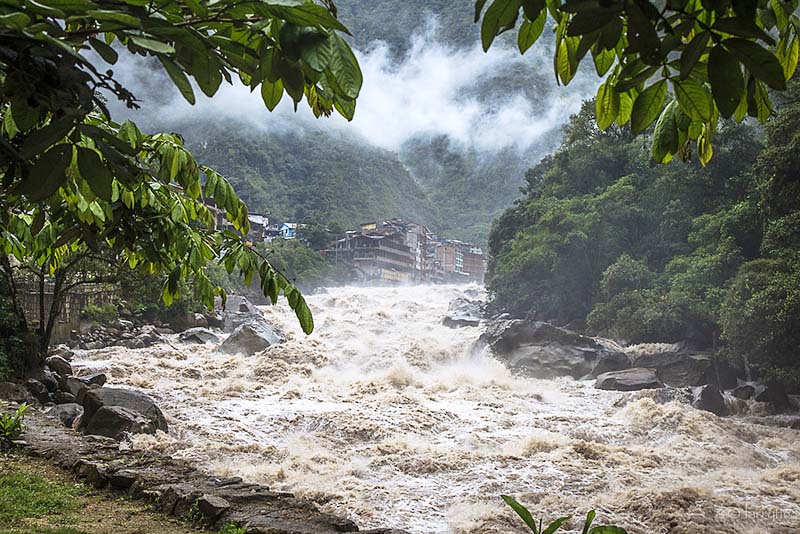 Rio Aguas Calientes Rio Urubamba pasando por Aguas Calientes