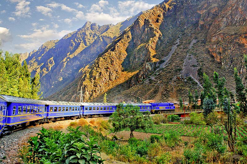 Trem de Peru Rail rumo a Machu Picchu