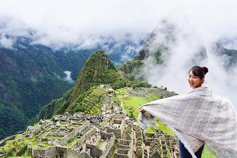 Machu Picchu cubierta de niebla