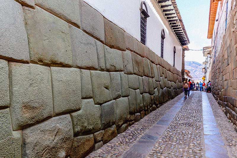 Vista da rua Hatun Rumiyoc