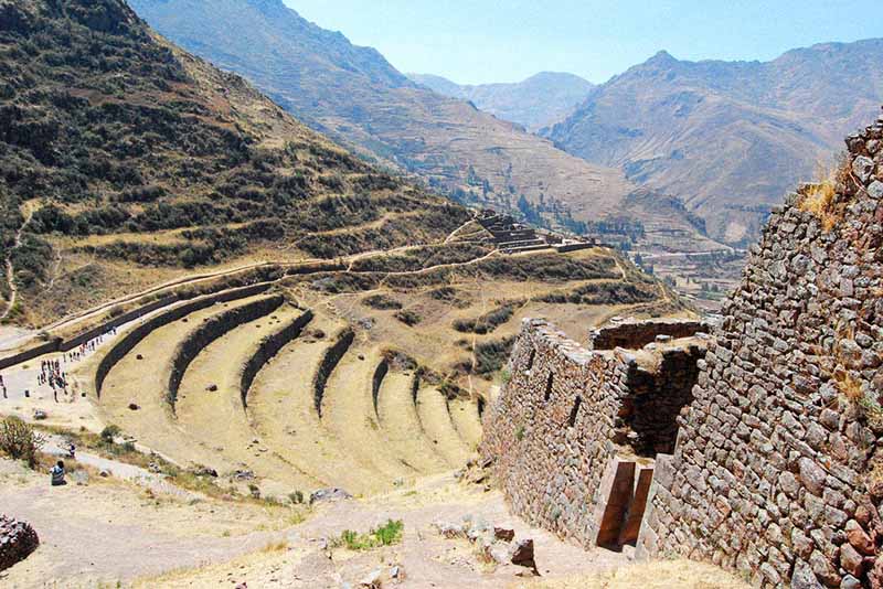 Restos de andenes agrícolas ubicados en Pisac