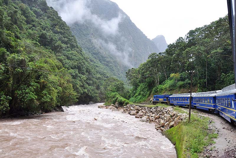 Things to take if you travel to Machu Picchu by train