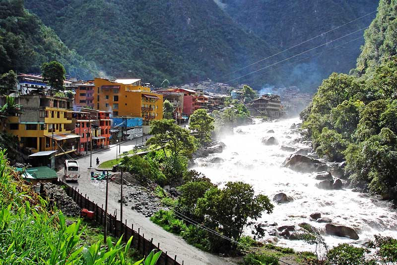 Vista de Aguas Calientes o Machu Picchu pueblo