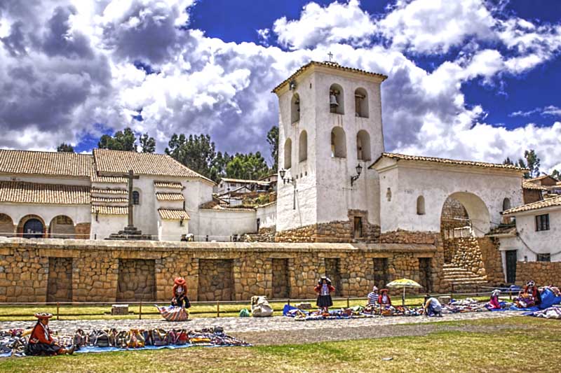 Vista da praça principal de Chinchero