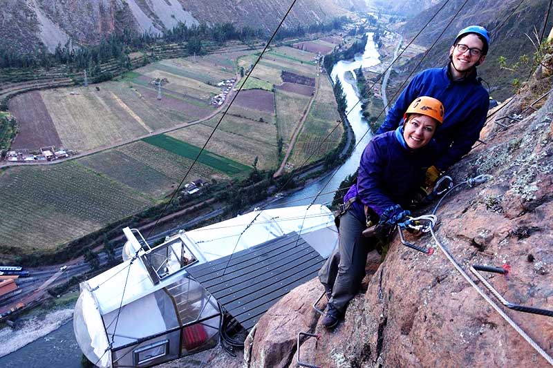 Turistas haciendo glamping en el Valle Sagrado