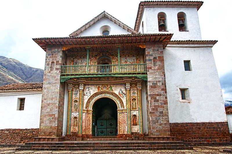 Fachada de la iglesia de San Pedro Apóstol de Andahuaylillas