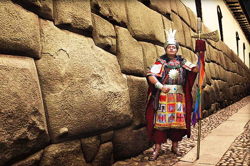 La piedra de los 12 ángulos Vista de la piedra de los 12 angulos en Cusco