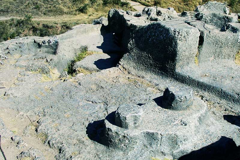 Vista del Intihuatana de Qenqo