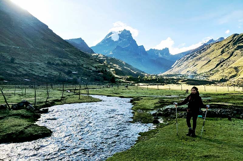 Tourists doing the Lares Trek