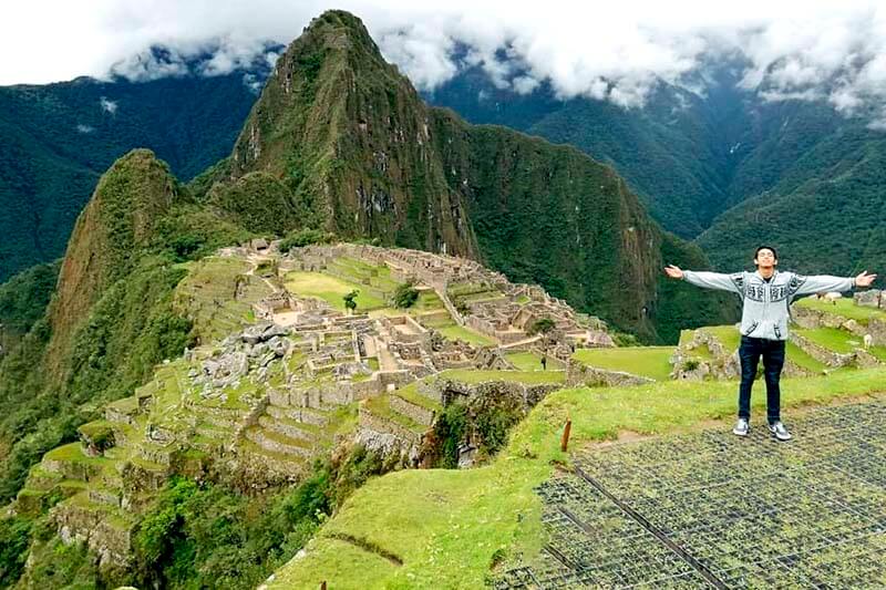 Turista a Machu Picchu