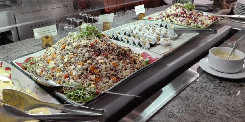 Buffet lunch service at Tinkuy restaurant in Machu Picchu