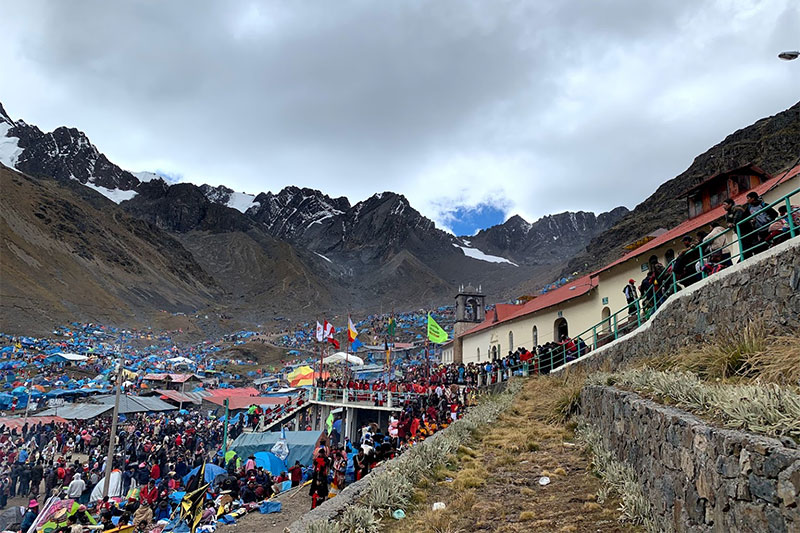 Las Piedras Naturales, Amigas De Ofrenda. - Q'oyllur Perú