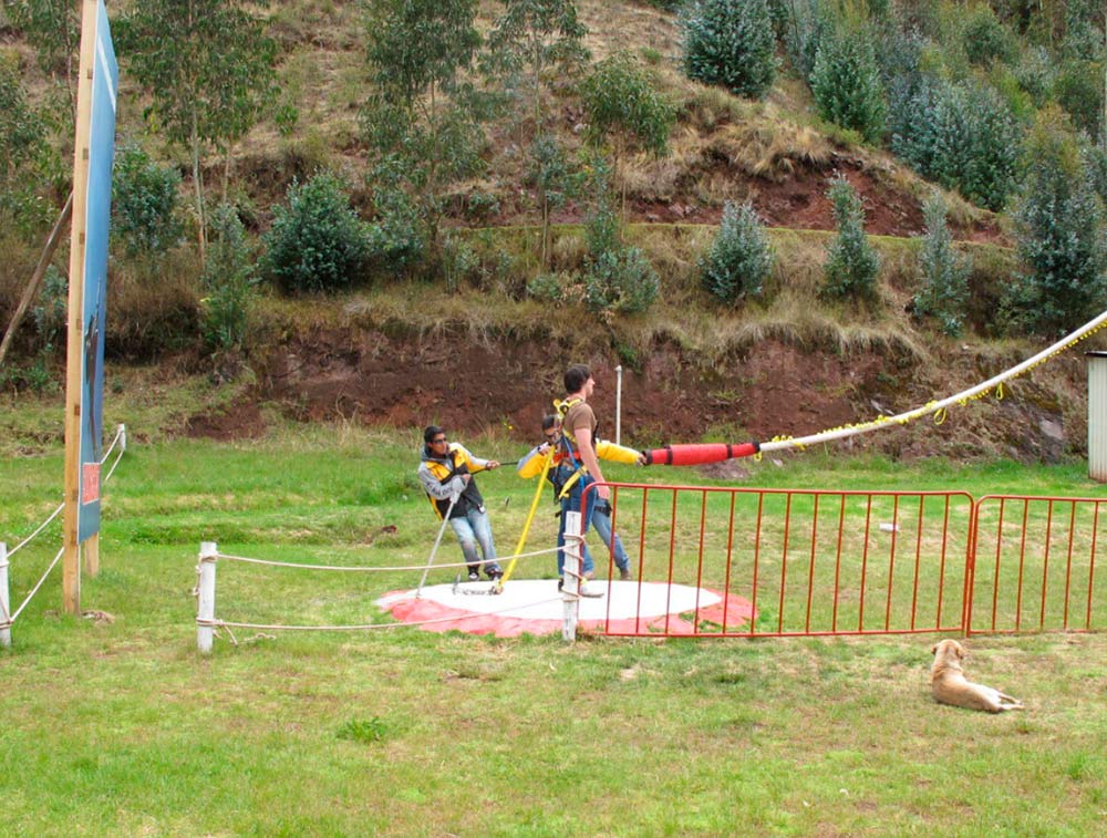Bungee jumping in Cusco