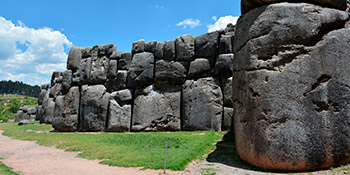 Sacsayhuamán y el torreón de Muyucmarca