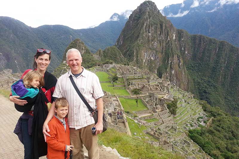 Machu Picchu Visitante com Familia