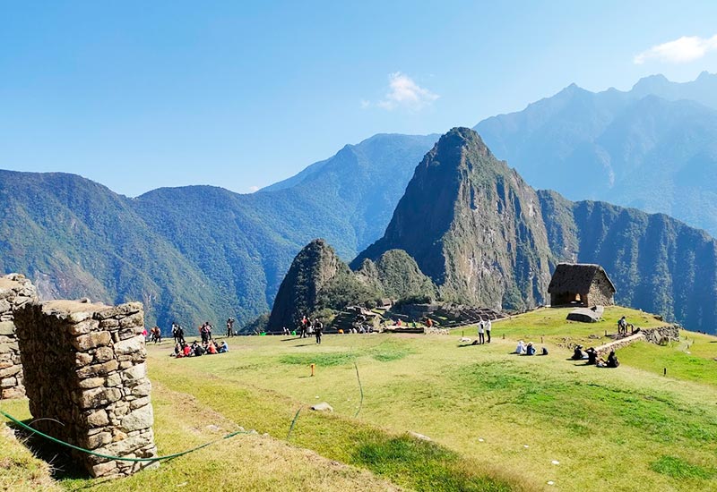 Machu Picchu al Fondo Huayna Picchu 