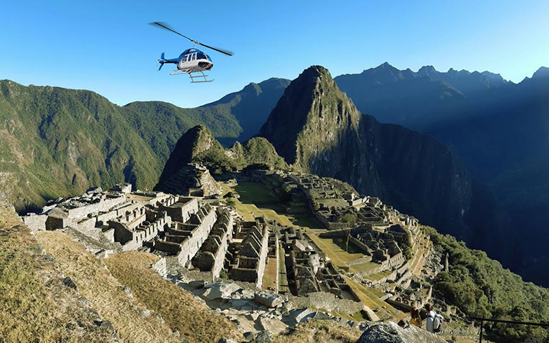 Helicópteros en Machu Picchu