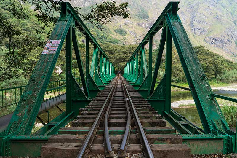 Estrada para Aguas Calientes a partir da Hidroeléctrica