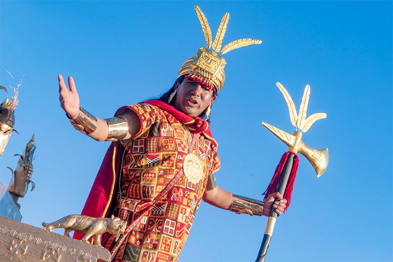 O Inca como ator principal do show Inti Raymi