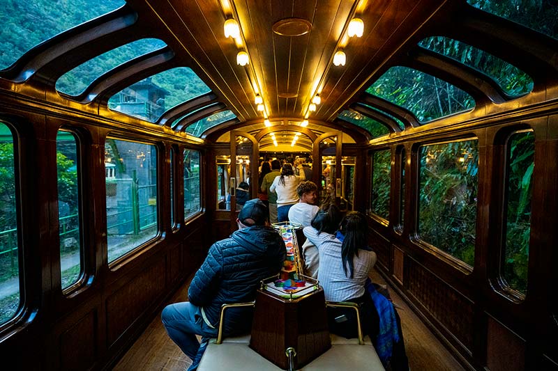 Tren Vistadome Observatory PeruRail