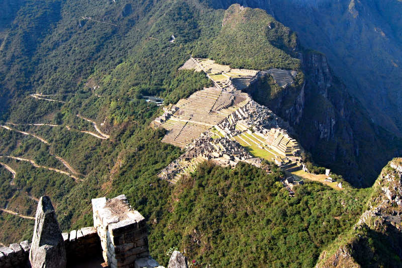 Vista de la Carretera Hiram Bingham hacia Machu Picchu