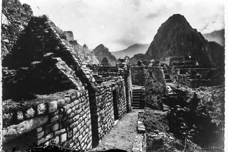 Constructions in Machu Picchu, photo of the year 1930