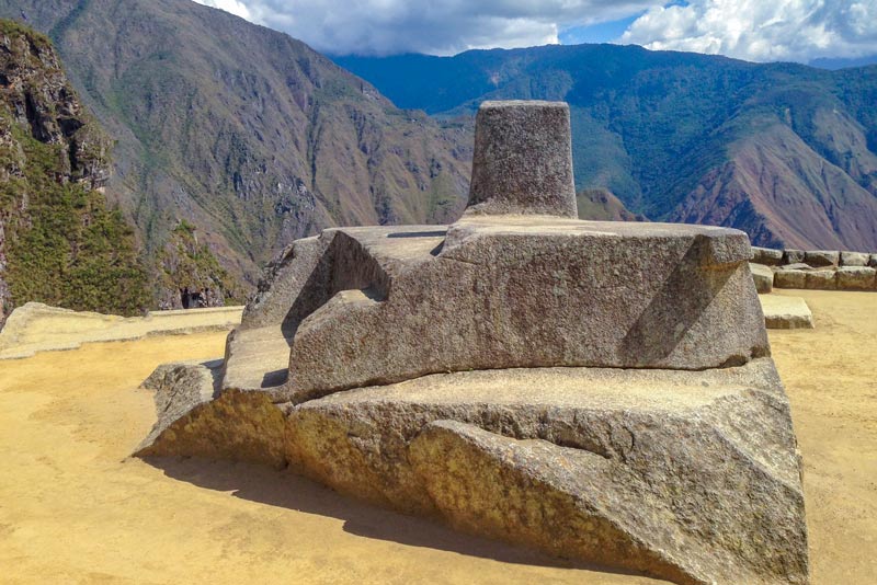 Intihuatana (donde se amarra el sol) - Machu Picchu