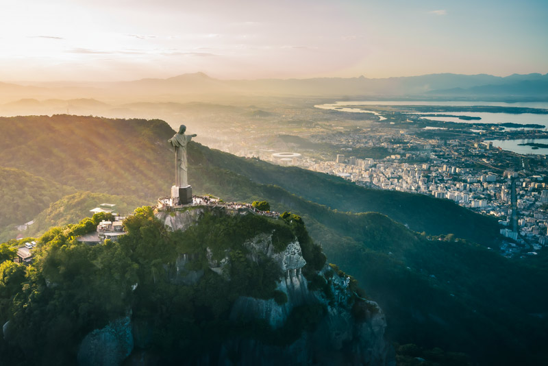 Vista completa del monumento del Cristo Redentor