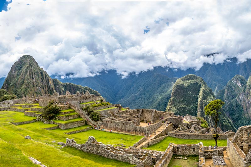 Vista panorámica de las construcciones de Machu Picchu