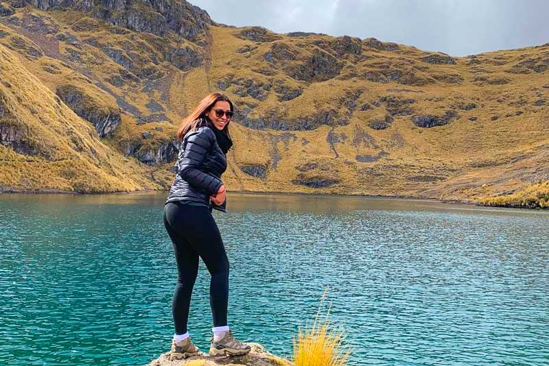Visitando la laguna Azul Cocha