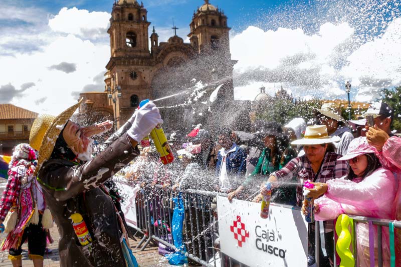 Carnaval en la Plaza de Armas de Cusco