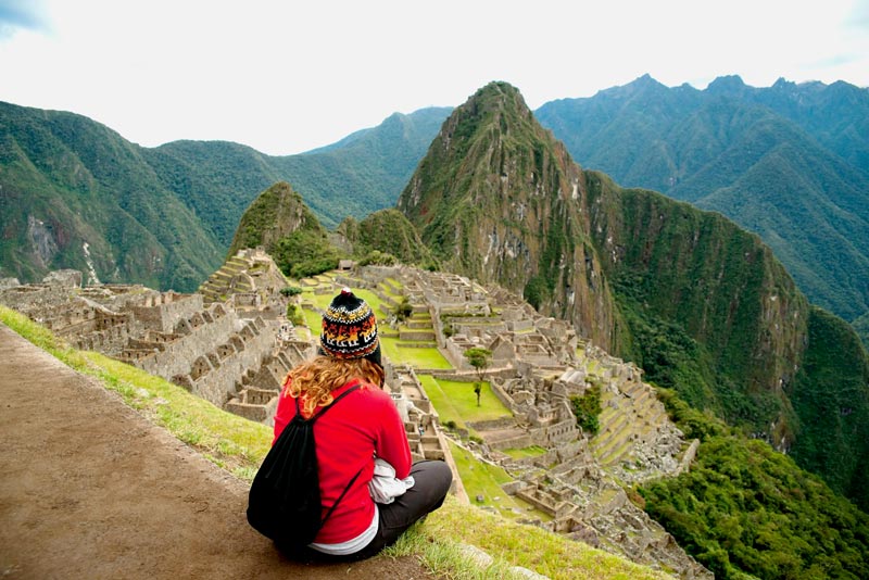 Observando la ciudadela Inca de Machu Picchu