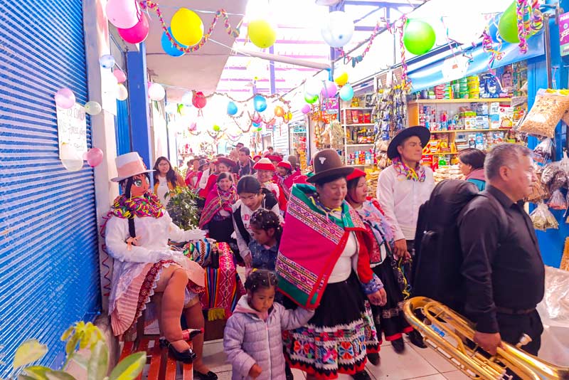 Así lució el mercado Wanchaq en los carnavales de Cusco