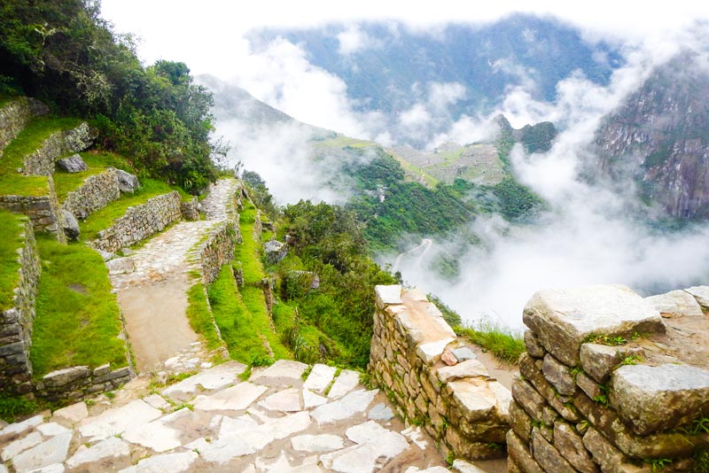 No caminho para Machu Picchu saindo de Intipunku