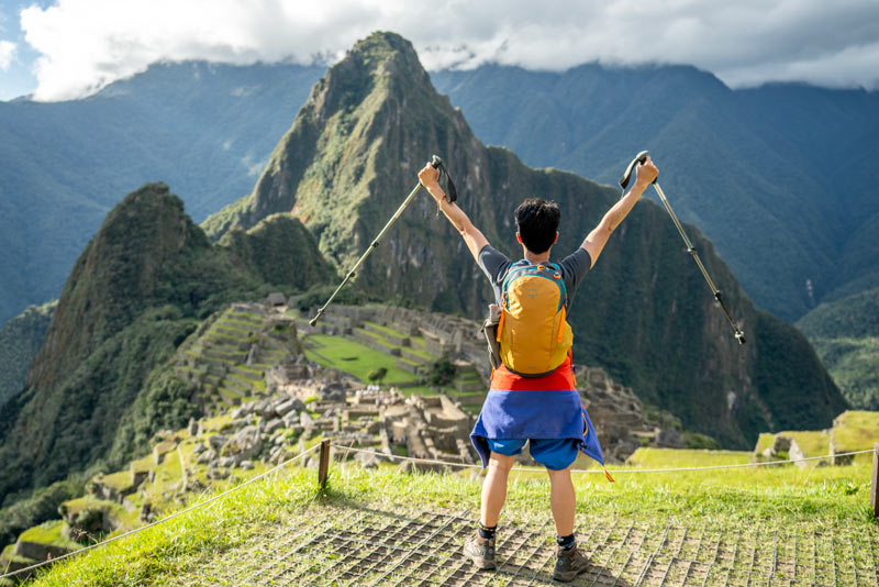 Foto clássica de um turista em Machu Picchu