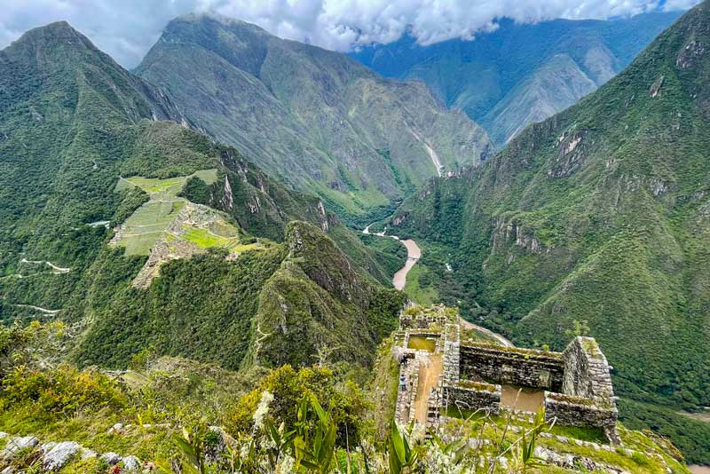 Vista da cidadela inca de Machu Picchu de Huayna Picchu