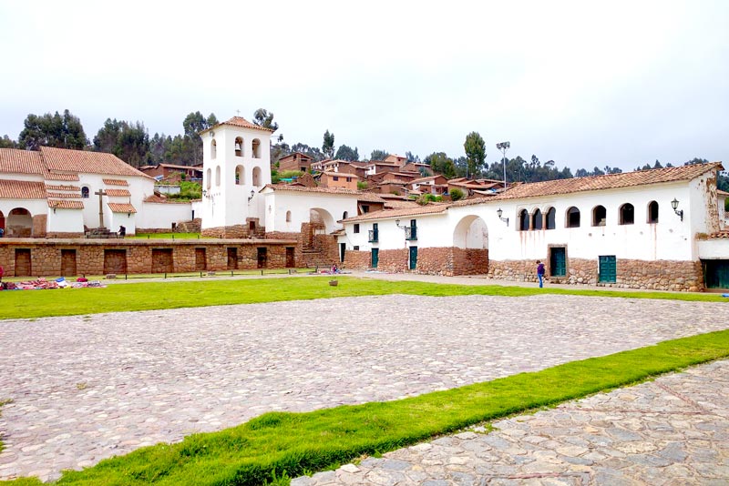 Chinchero, también conocida como la tierra del arcoíris