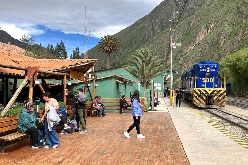 Turista mulher em Machu Picchu