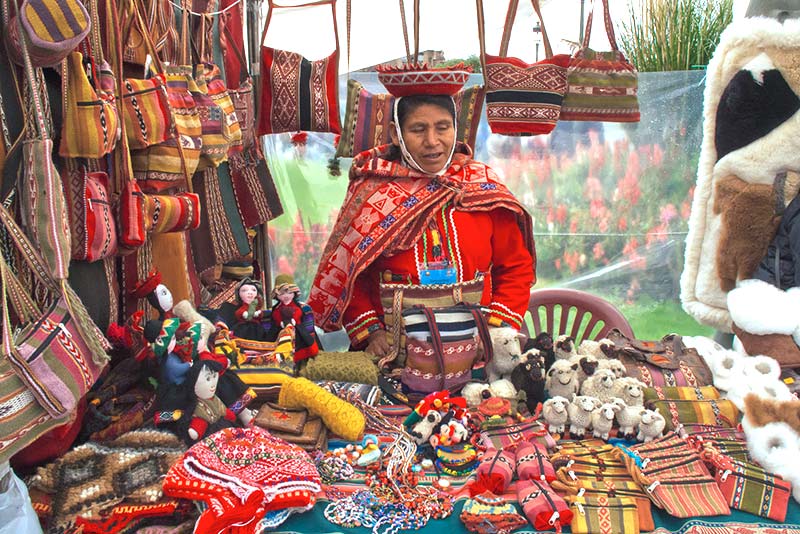 Vendedora no Santurantikuy