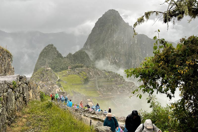 Diferencia de tamaño de las montañas en Machu Picchu