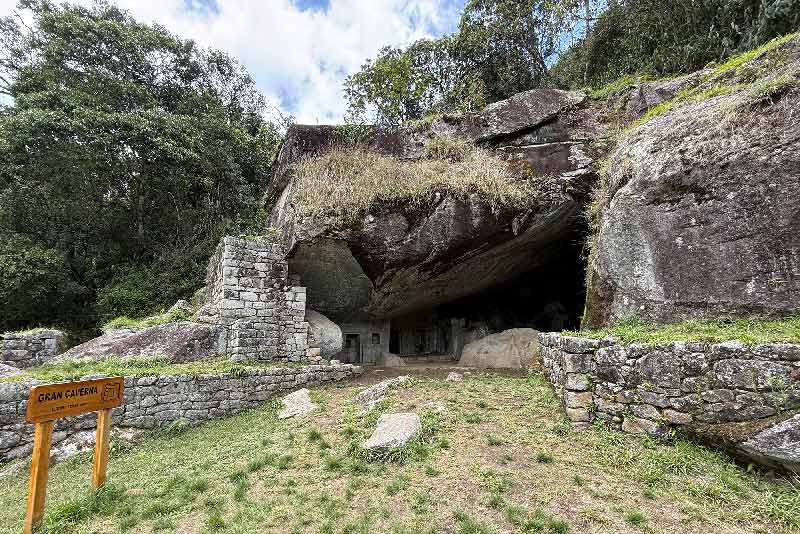 Templo de la Luna o Gran Caverna