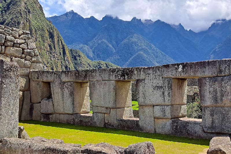 Montañas de Aguas Calientes